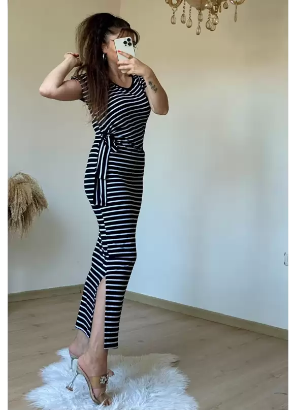 Sıyah Cızgılı Elbıse