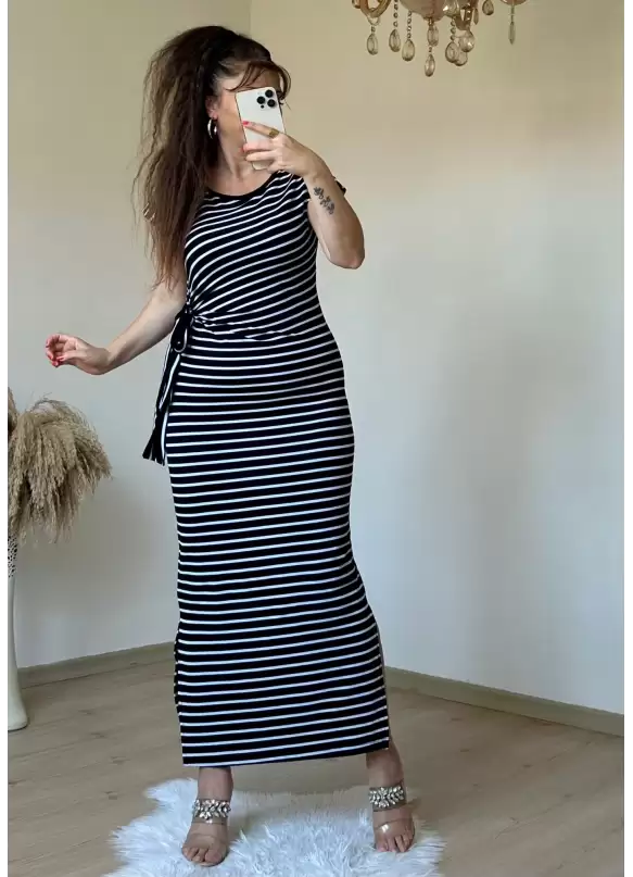 Sıyah Cızgılı Elbıse