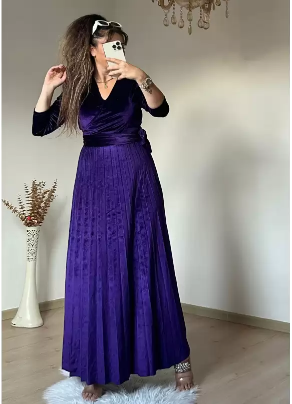 Uzun Pileli Kadife Elbise Mor
