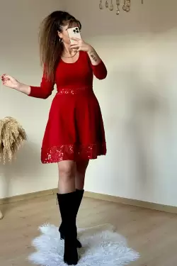 Kısa Bel Ve Etek Ucu Pul Detaylı Triko Elbise Kırmızı