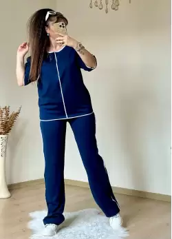 Beyaz Çızgılı Lacıvert Takım