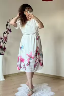 Eteği Çiçekli Beyaz Elbise