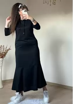 Kapusonlu Etek Fırfırlı Elbise Sıyah
