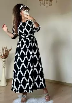 Kemerli Siyah Kare Desen Elbise