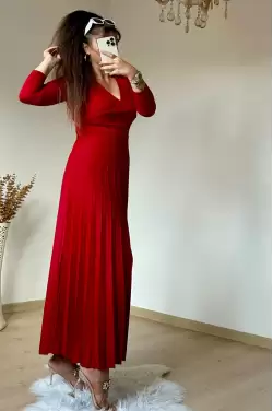 Kravuze Yaka Pileli Elbise Kırmızı