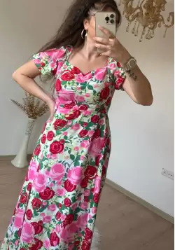 Öpücük Yaka Pembe Çıceklı Elbise