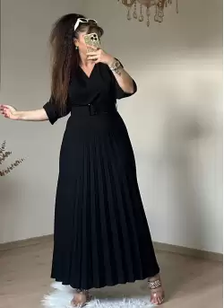 Pileli Kemerli Elbise Siyah