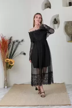Siyah Güpür Detaylı Elbise