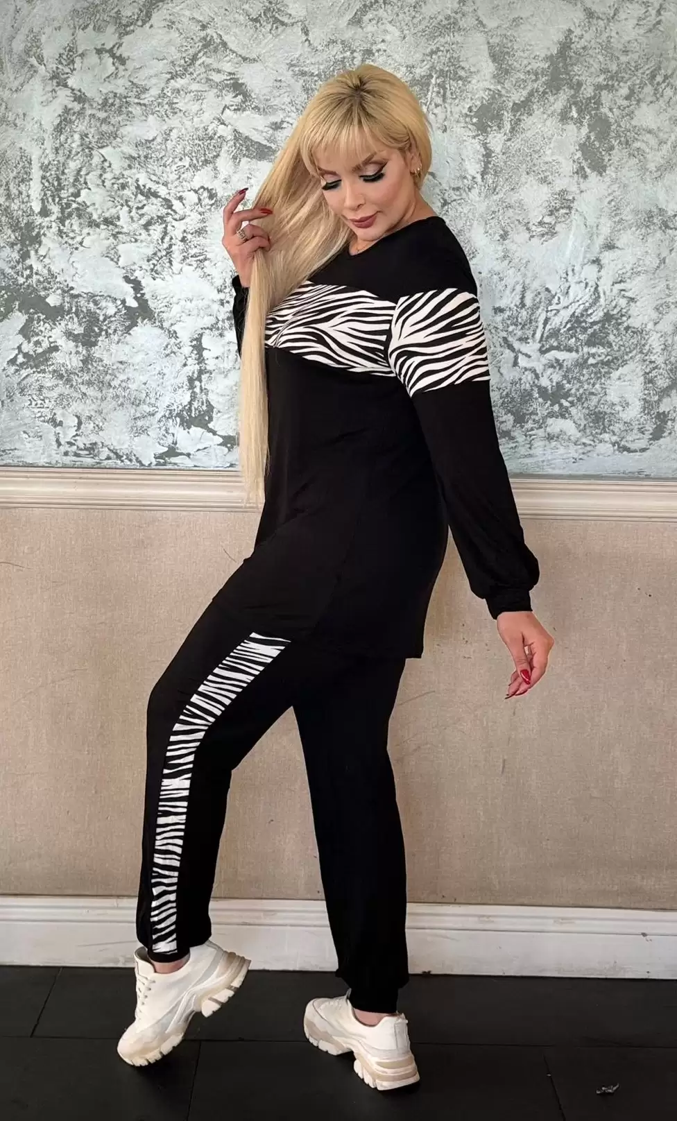 Siyah Uzun Kollu zebra şeritli takım