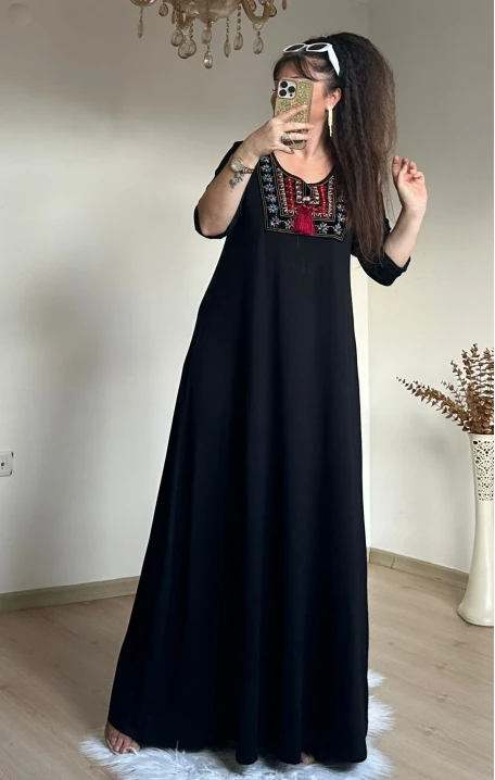 Nakış İslemelı Elbıse