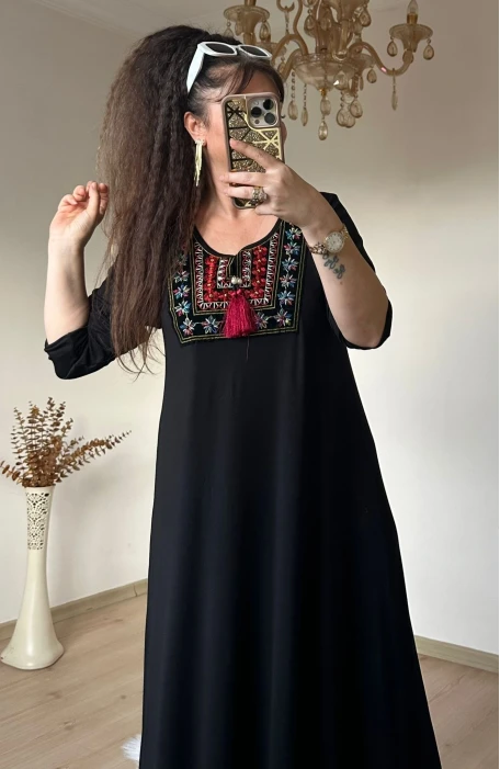 Nakış İslemelı Elbıse