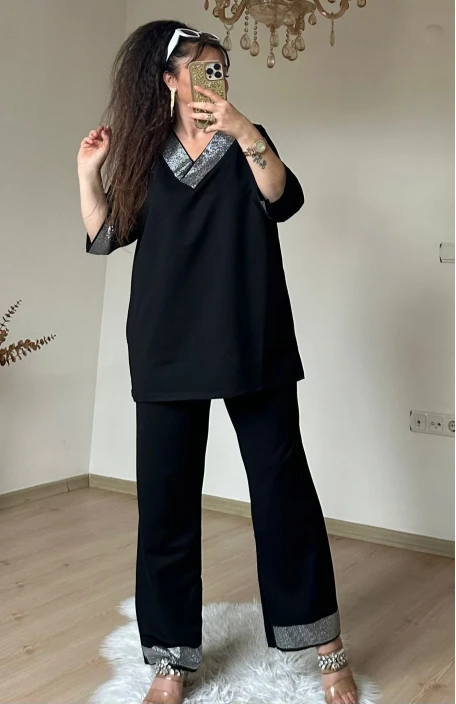 Paça Ve Yaka Taşlı Takım