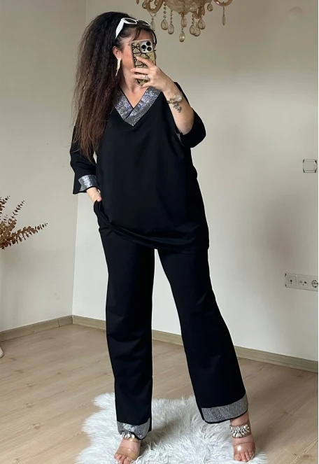 Paça Ve Yaka Taşlı Takım