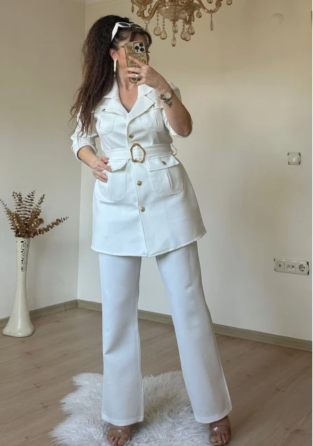 Kemerli Gold Dügmelı Takım Beyaz