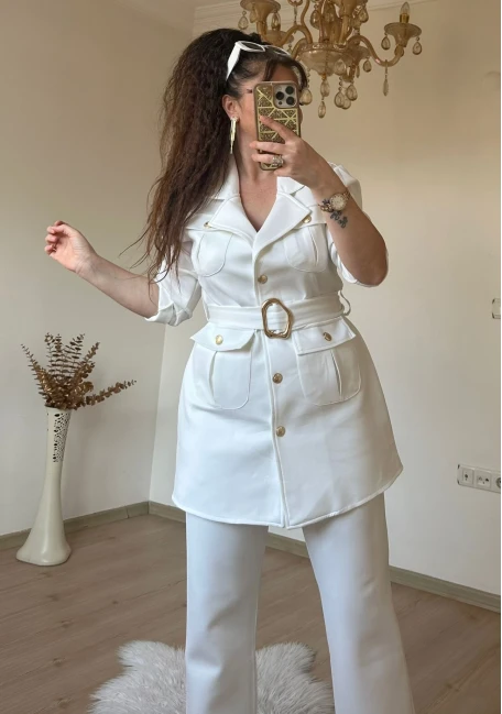 Kemerli Gold Dügmelı Takım Beyaz