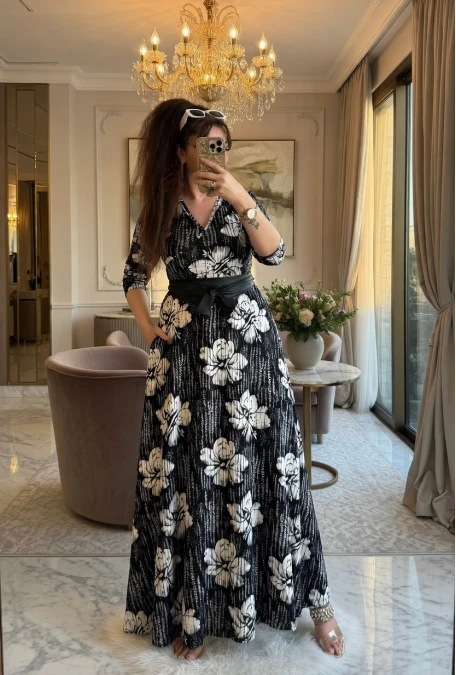 Tam Boy Beyaz Çiçek Elbise