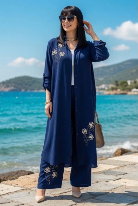 Papatya Nakışlı Takım Lacivert