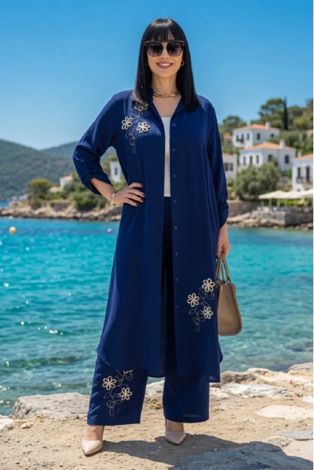 Papatya Nakışlı Takım Lacivert