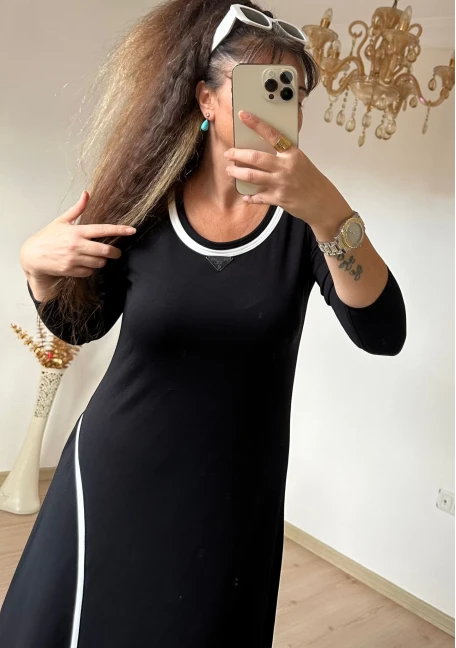 Beyaz Şerıtlı Elbise Siyah