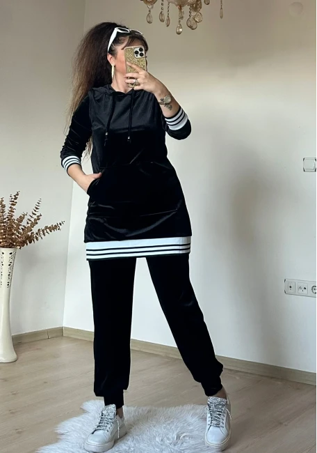 Beyaz Şeritli Kapusonlu Kadıfe Takım Siyah