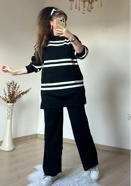 Çift Çizgili Triko Takım