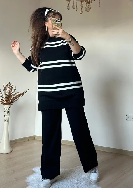 Çift Çizgili Triko Takım