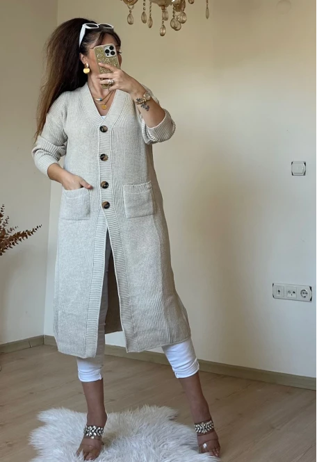 Düğmeli Uzun Hırka Bej