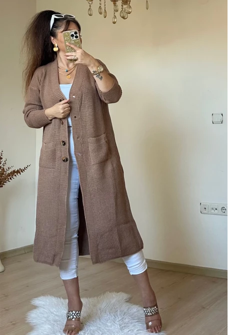 Düğmeli Uzun Hırka Kahve
