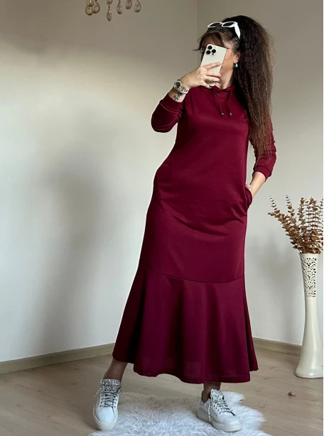 Kapusonlu Etek Fırfırlı Elbise Bordo