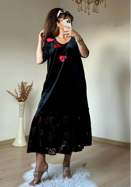 Gelincik İslemelı Kadife Elbise