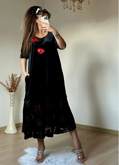 Gelincik İslemelı Kadife Elbise