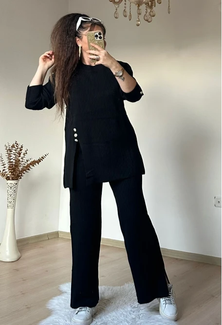 İnci Düğmeli Yırtmaçlı Takım