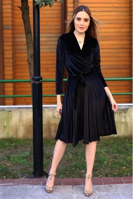 Kadife Midi Boy Pileli Elbise -SİYAH