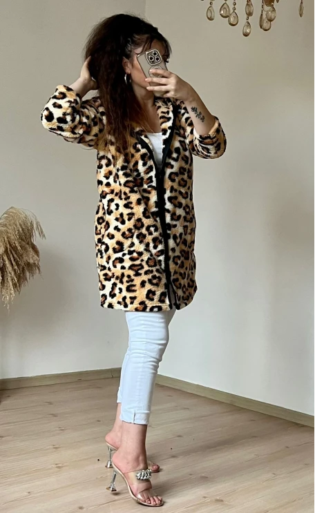 Kapuşonlu Leopar Peluş Hırka