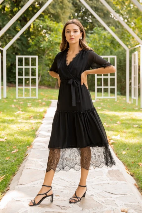 Kısa Kol Etek Ucu Güpürlü Elbise - SİYAH