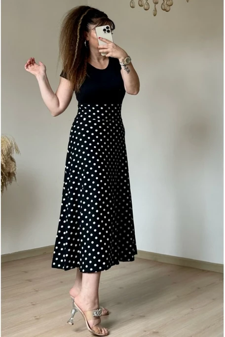 Kısa Kol Üst Siyah Alt Puanlı Krep Elbise