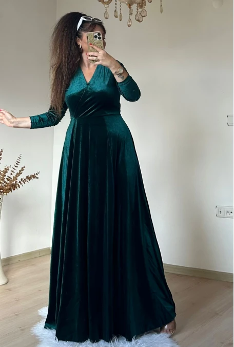 Kruvaze Yaka Yan Yırtmaclı Kadife Elbise Zümrüt Yeşili