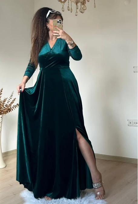 Kruvaze Yaka Yan Yırtmaclı Kadife Elbise Zümrüt Yeşili