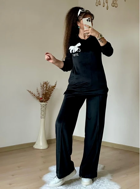 Kurdela Detaylı Siyah Kadıfe Takım