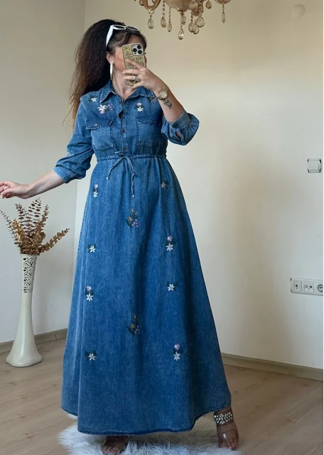 Nakış İşlemeli Kot Elbise