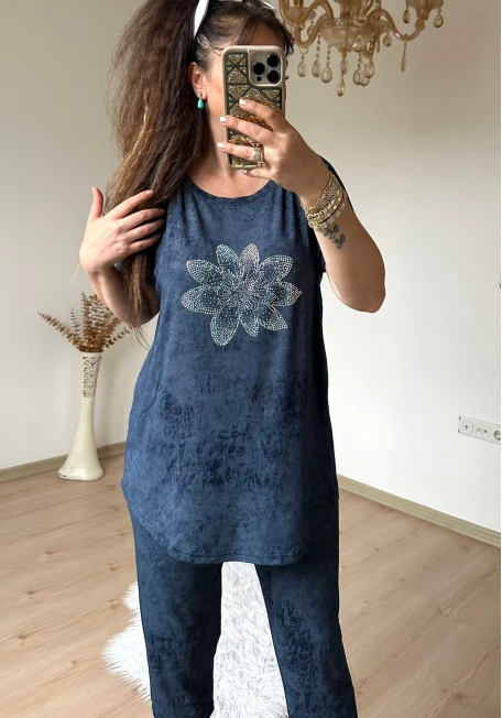 Ön Çiçek Taşlı Kapri Takım Lacivert