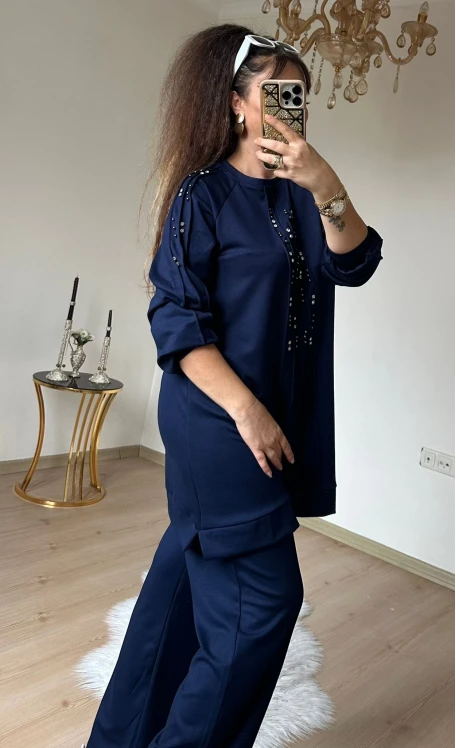 Ön Dikiş Detaylı Taşlı Takım Lacivert Büyük Beden