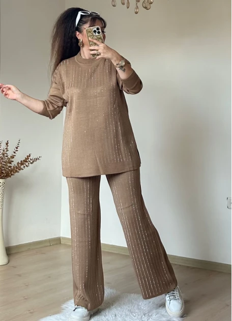 Ön Taşlı Triko Takım Bej