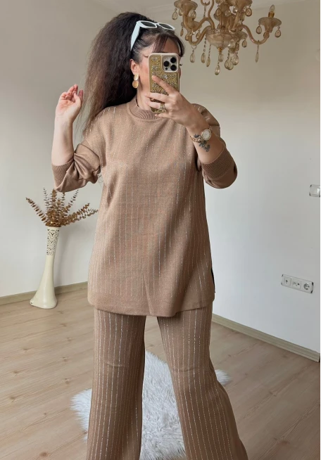 Ön Taşlı Triko Takım Bej