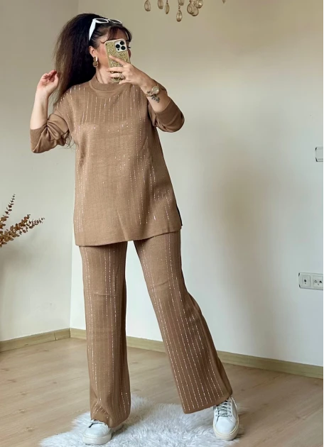 Ön Taşlı Triko Takım Bej