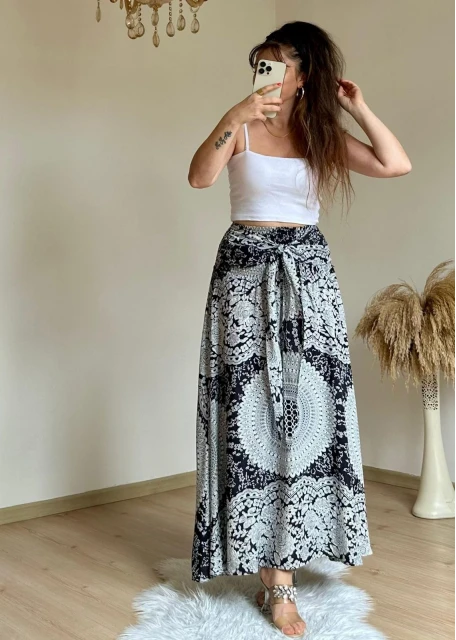 Otantik Desenli Etek Beyaz