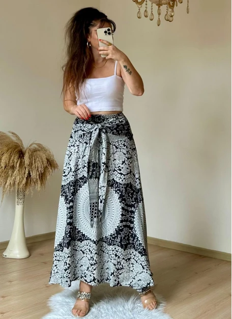 Otantik Desenli Etek Beyaz