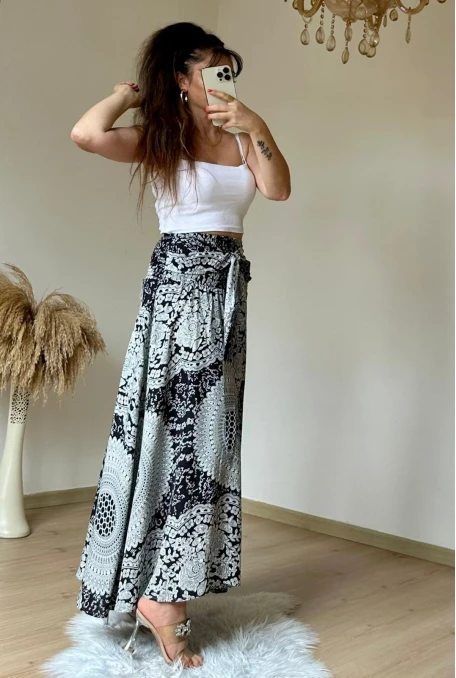 Otantik Desenli Etek Beyaz