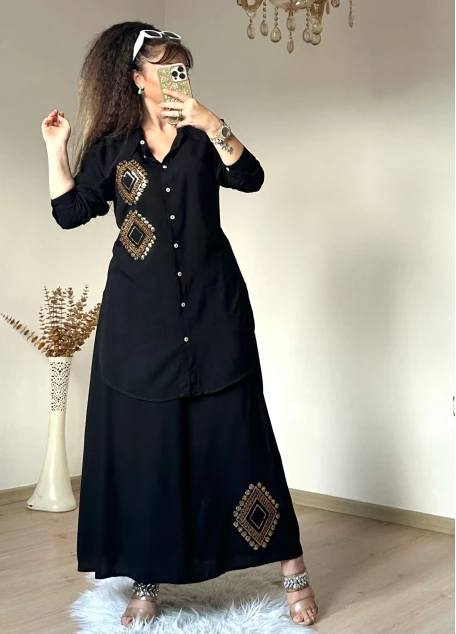 Pul İşlemeli Pantalon Etekli Takım