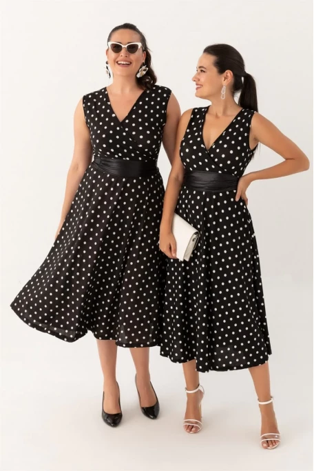 Sıfır Kol Puantiyeli Krep Elbise